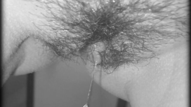 בחדות גבוהה :  מותק בלונדינית מטונפת נחנקת בנות ערומות במקלחת מזין לאחר עיסוי שמן קטעי וידאו למבוגרים 