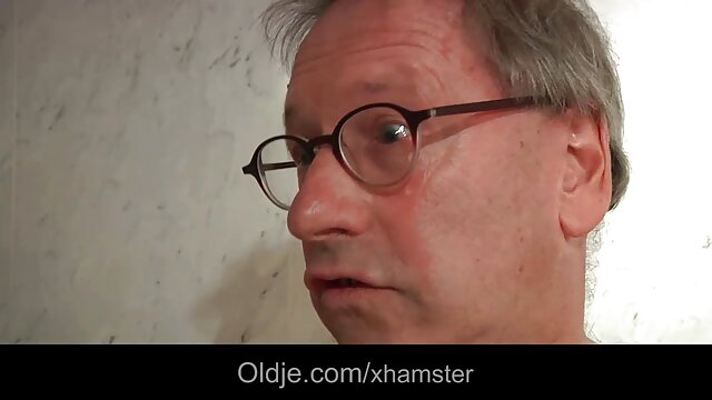 בחדות גבוהה :  נערה כהה שיער בריטני סקסטון כוס של בחורות רוכבת על שלונג עבה קטעי וידאו למבוגרים 